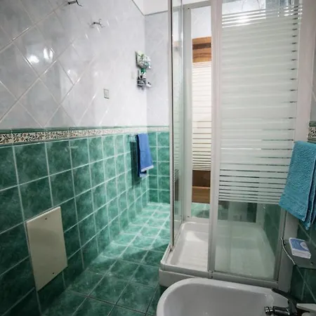 לינה וארוחת בוקר Pacifico 4*